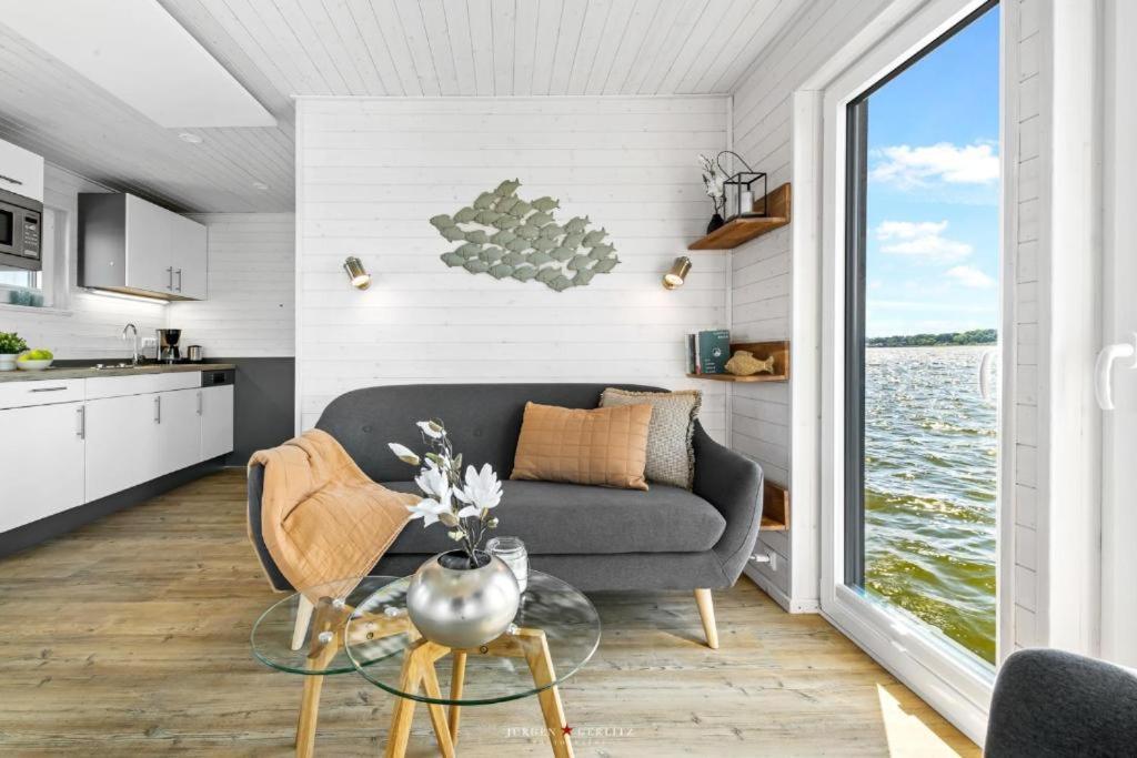 Hausboot Gluecksmomente Mit Dachterrasse In Am Ostseefjord Schlei Botel *